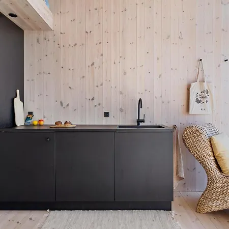 1 Bedroom Amazing In C