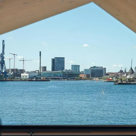 Gorgeous In C With Harbor View